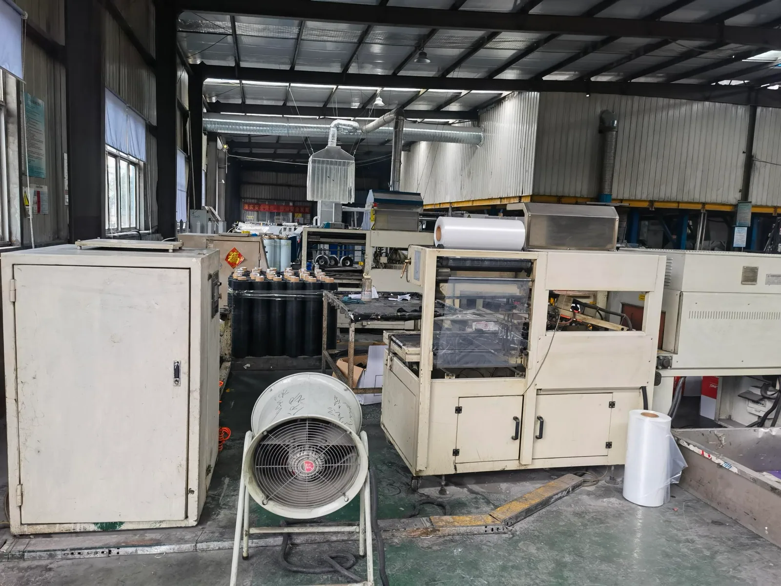 Product preparation equipment in a Zhuohuang working environment